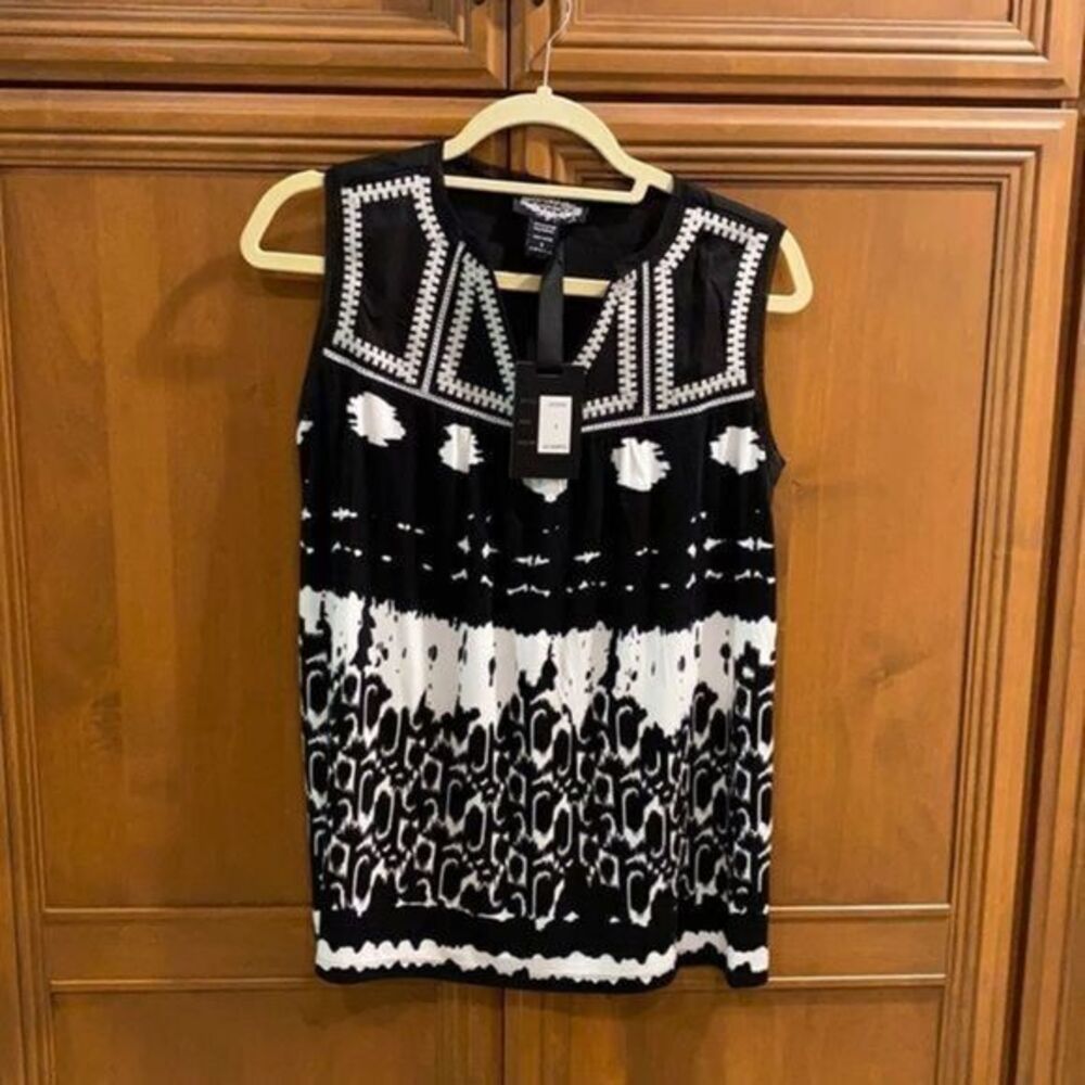 Oliver Top Black and White Sleeveless